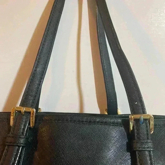 Michael kors Black saffiano leather hobo handbag - Picture 3 of 11